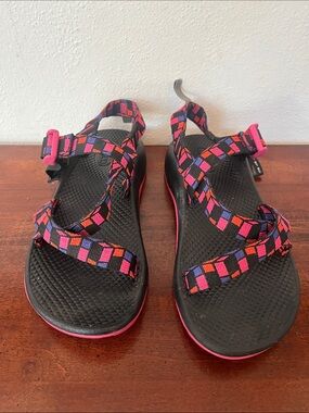Chaco Women’s Z1 Ecotread in Cubit Magenta Sandals Size Youth 5 Women’s 6.5